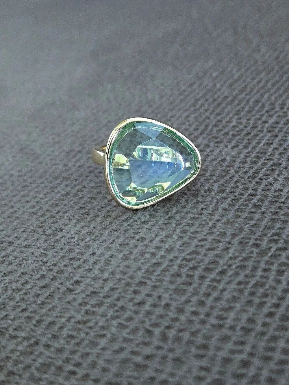 Atterri🛬 Translucent Green💚 Rounded Triangle Ring💍 - NWT - Picture 11 of 16